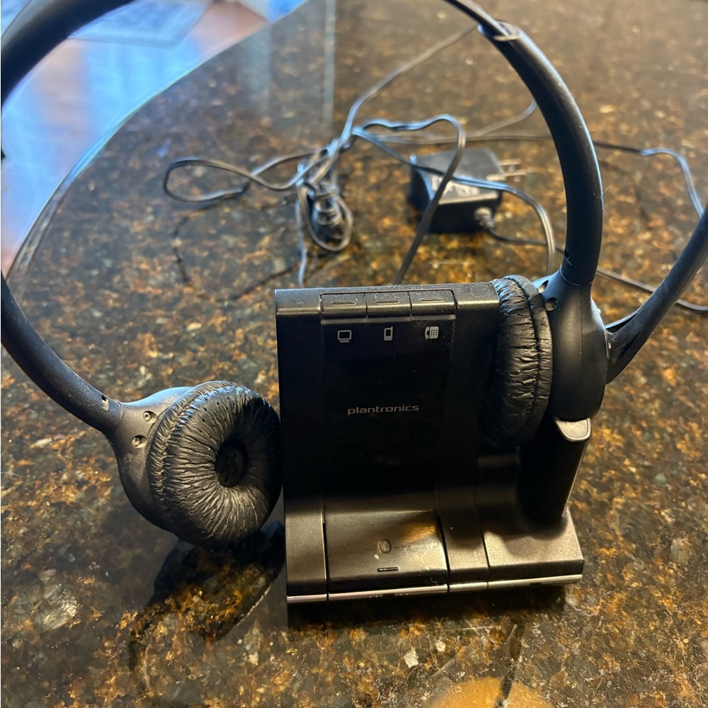Plantronics Black Wireless Headphones